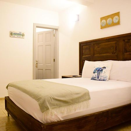 Hostal Marina Samana Екстер'єр фото