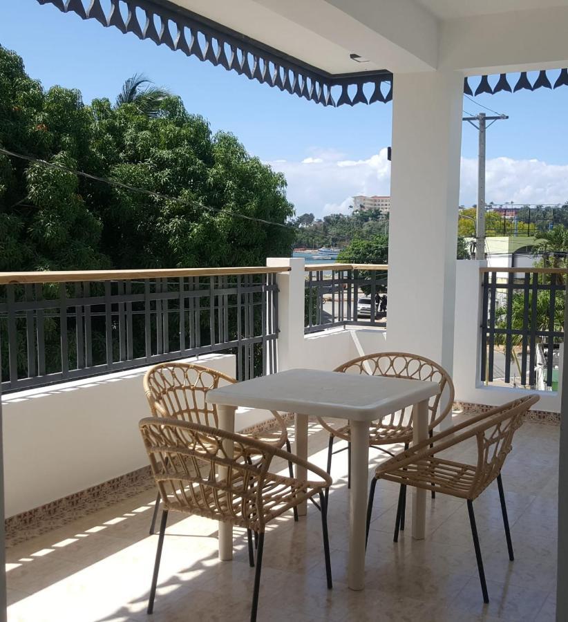 Hostal Marina Samana Екстер'єр фото