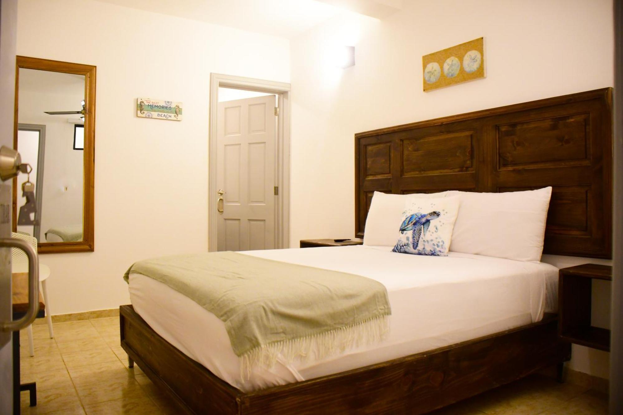 Hostal Marina Samana Екстер'єр фото