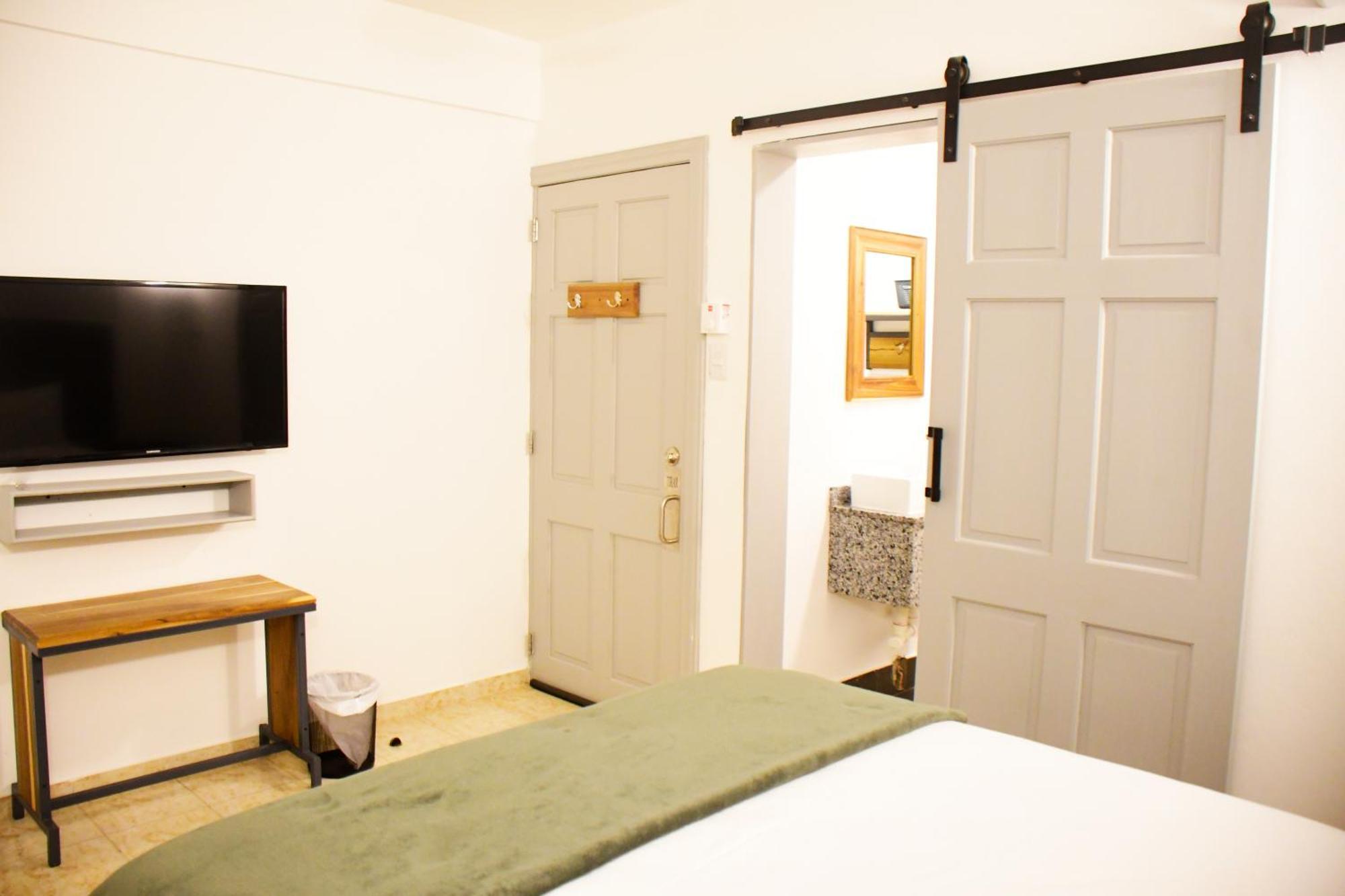 Hostal Marina Samana Екстер'єр фото