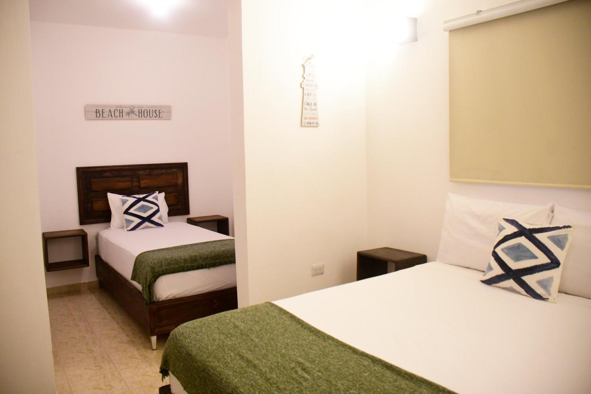 Hostal Marina Samana Екстер'єр фото