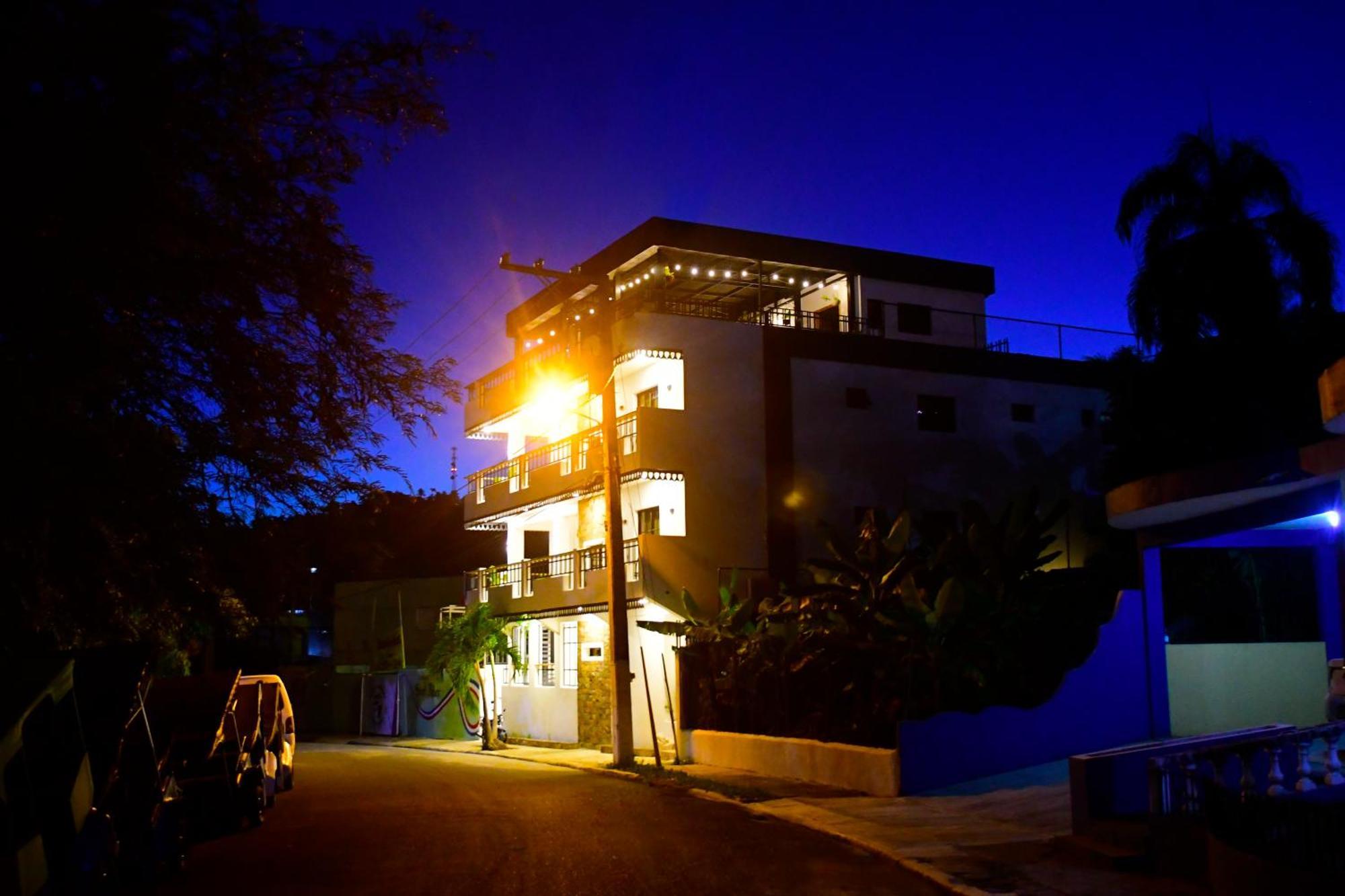 Hostal Marina Samana Екстер'єр фото