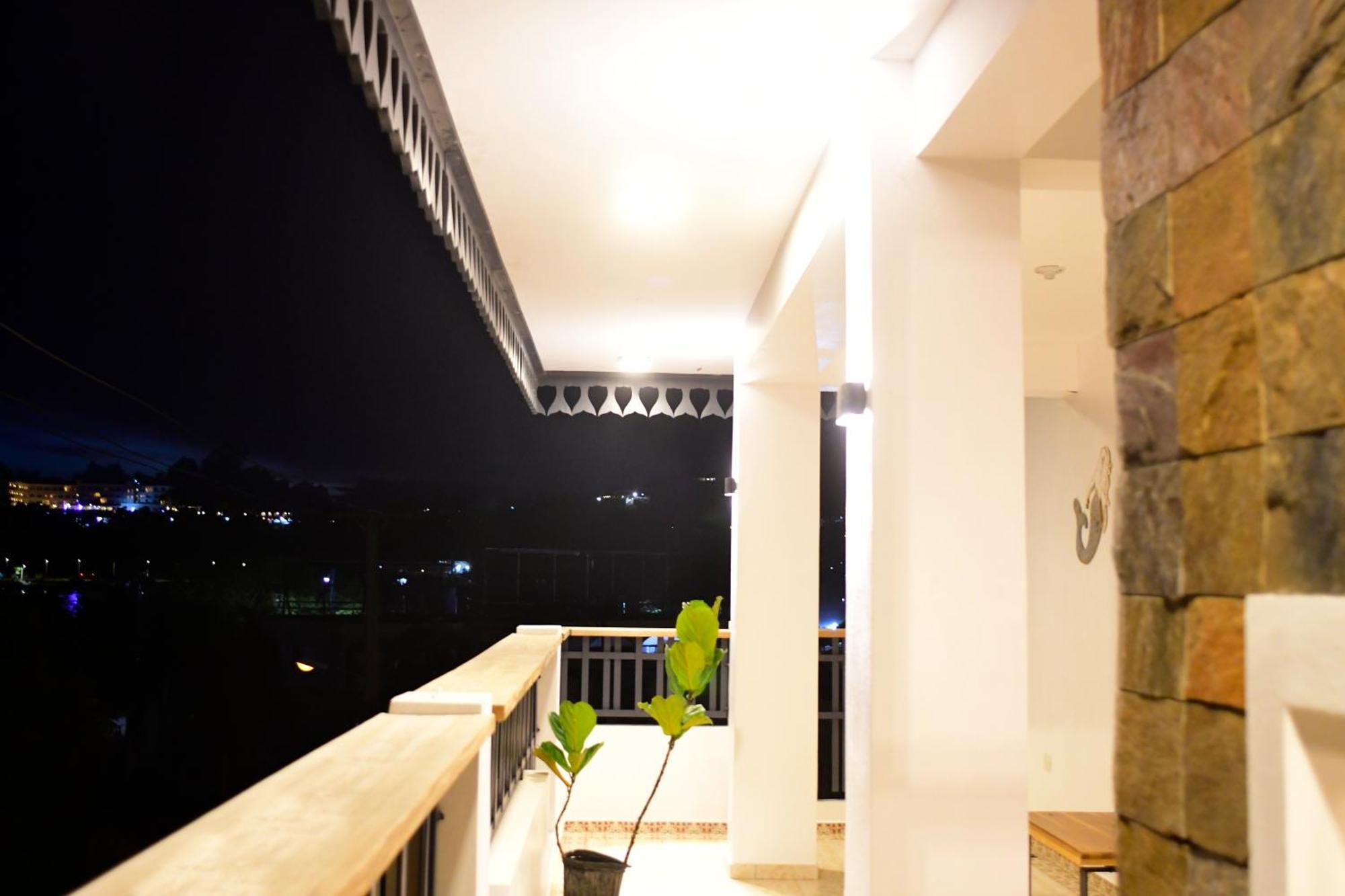 Hostal Marina Samana Екстер'єр фото
