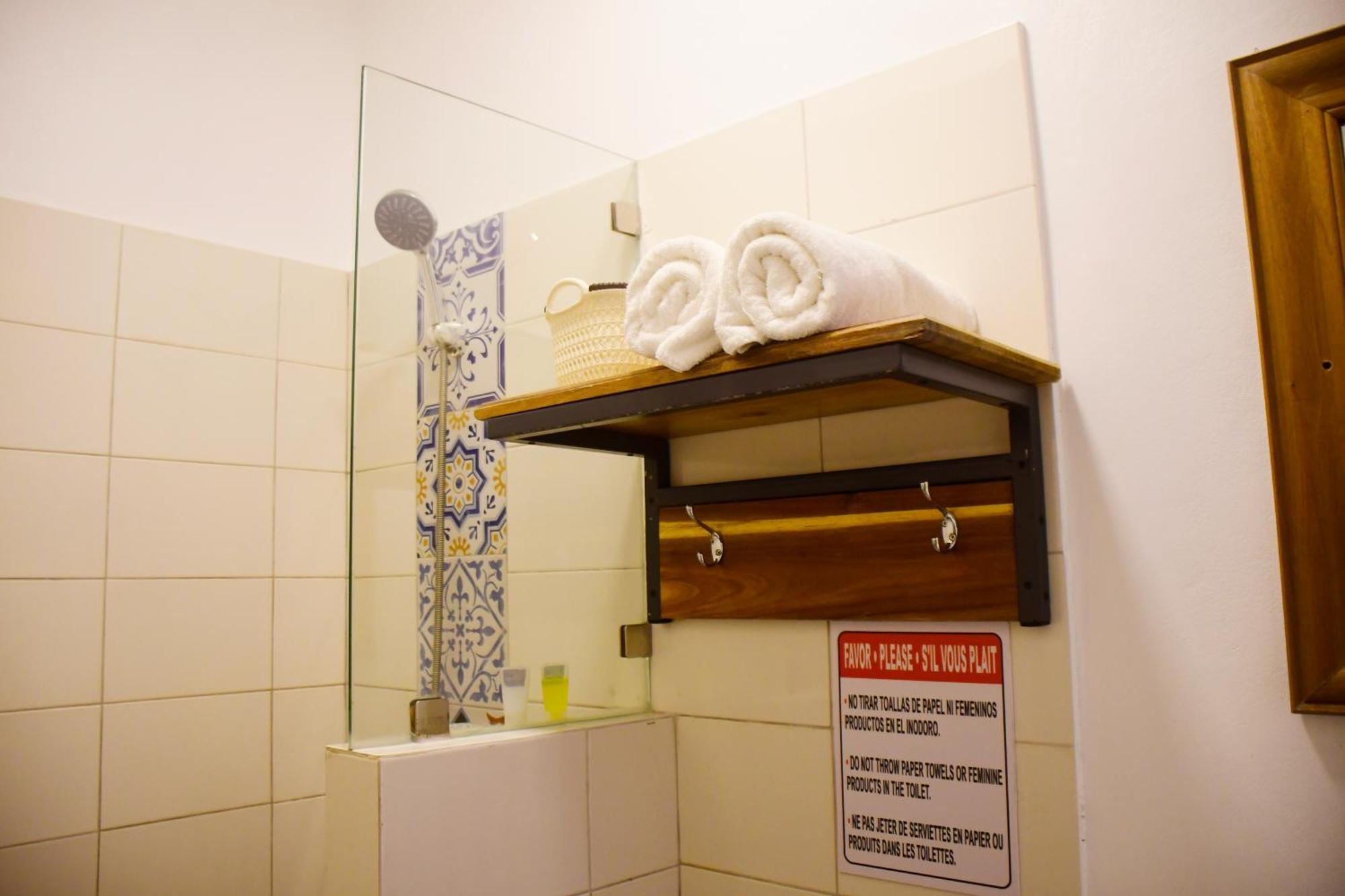 Hostal Marina Samana Екстер'єр фото